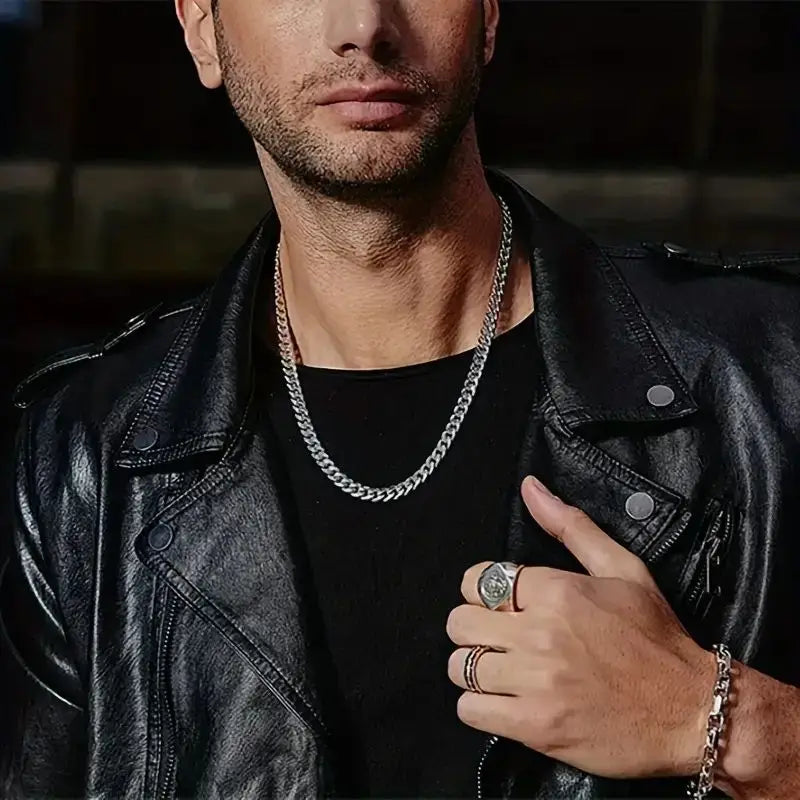 Silver Cuban Link Chain Necklace – Bold and Timeless Design