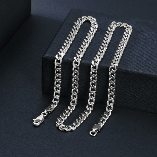 Classic Silver Cuban Link Chain Necklace – Sleek and Timeless Design